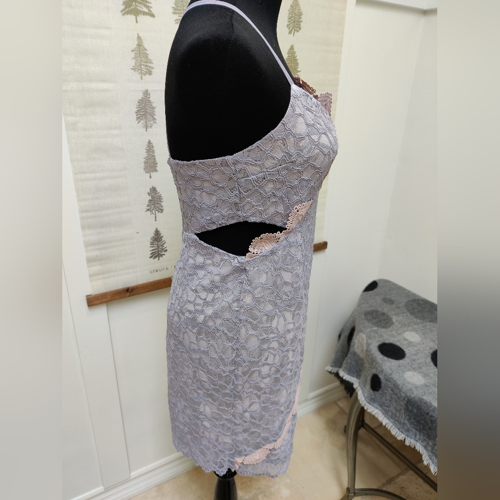 Topshop Lace Cut Out Dress - size 8 - Picture 3 of 10